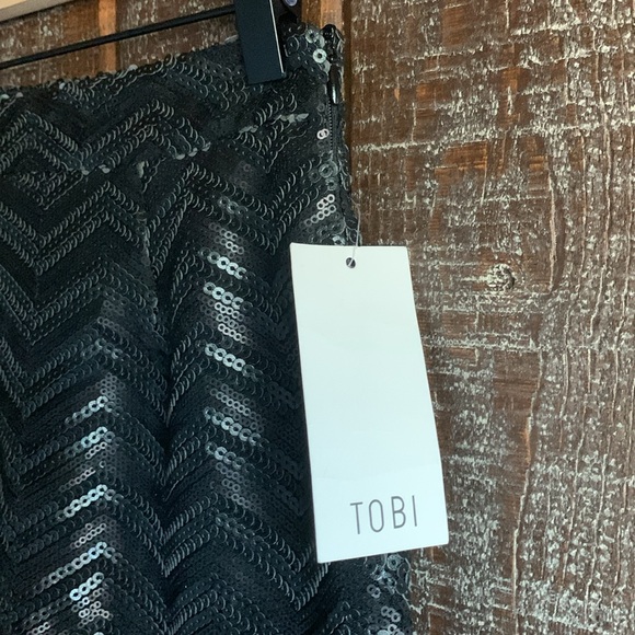 NWT TOBI black sequined mini skirt perfect for New Year’s Eve size small - Picture 5 of 10